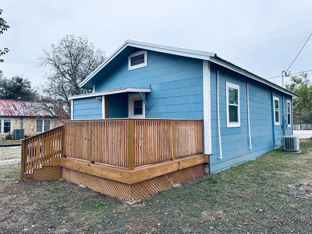 | Texas Blue Apple Cottage