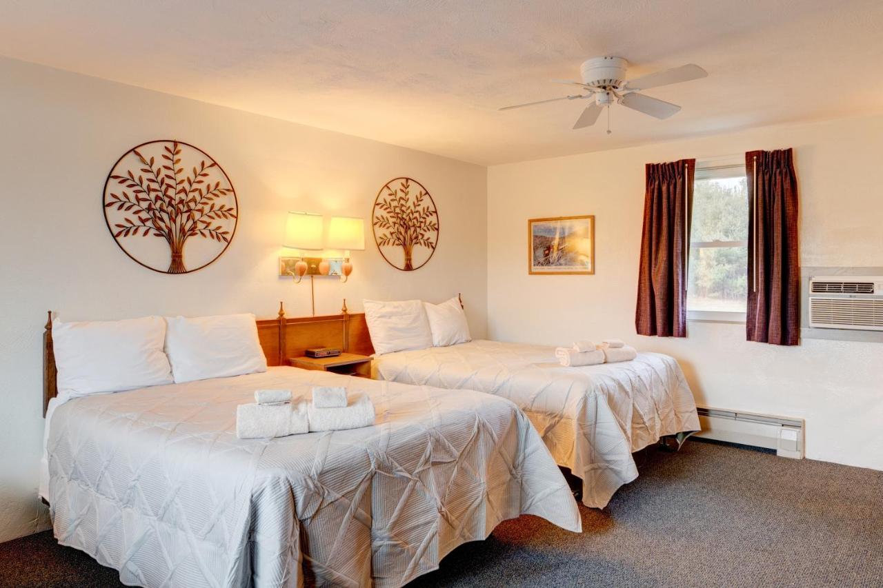 | Gale River Motel