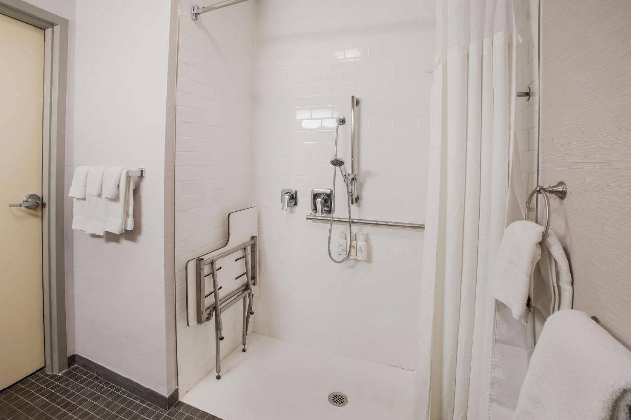 Mobility/Hearing Accessible Guestroom King Roll-In Shower at Sonesta Select Phoenix Chandler