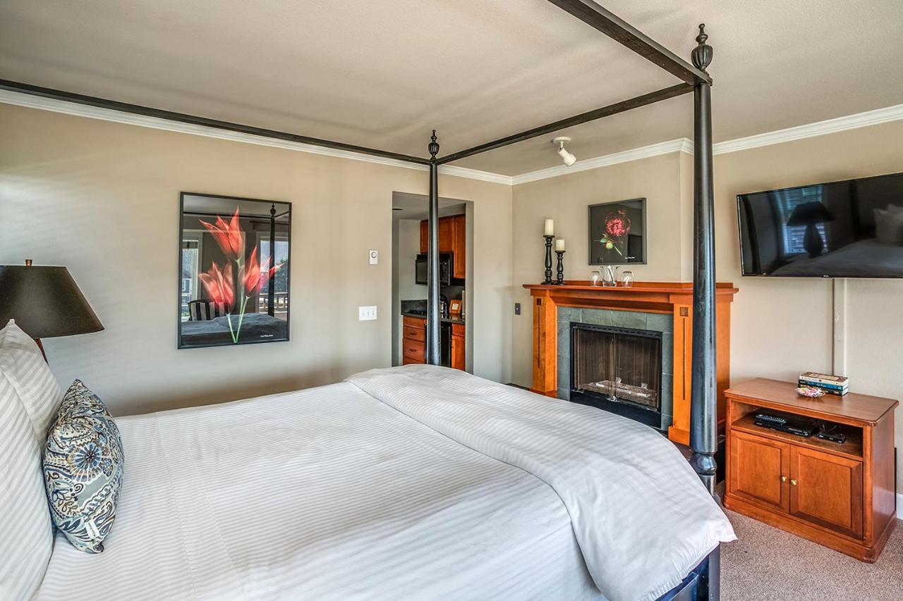 Queen Room with Sea View at Cannon Beach Hotel Collection