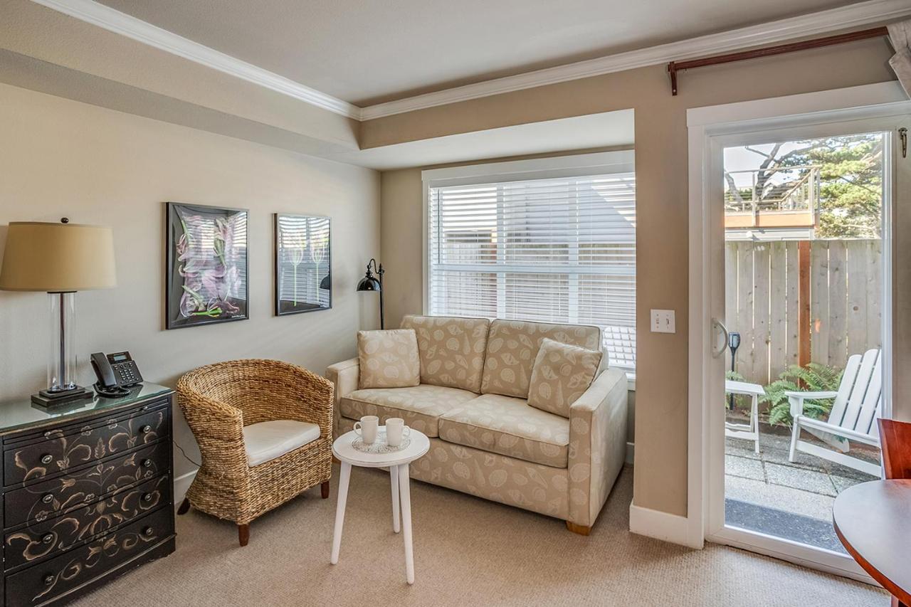 The Courtyard - Grand Queen Plus at Cannon Beach Hotel Collection