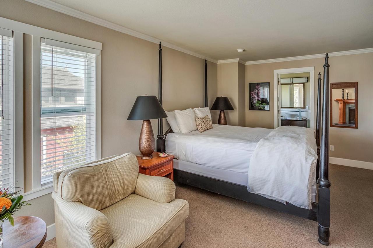 Queen Room at Cannon Beach Hotel Collection