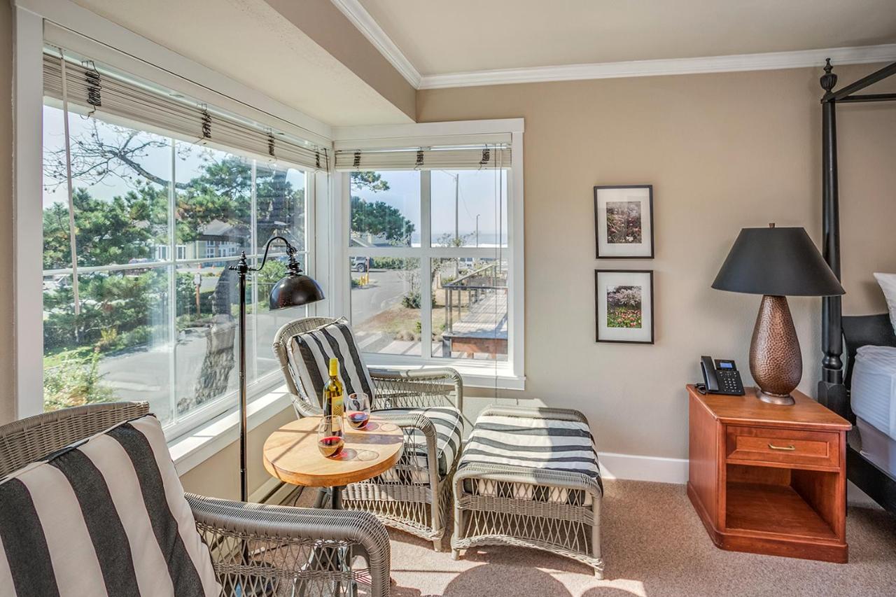 Queen Room with Sea View at Cannon Beach Hotel Collection