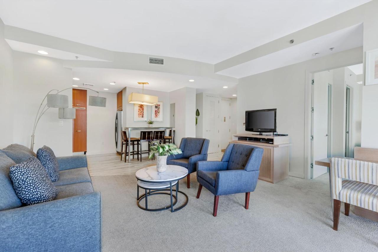 | Hotel AKA Suite
