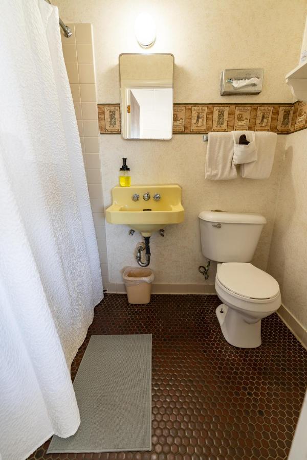 Double or Twin Room with Shower at Cuyuna Lakes Stay