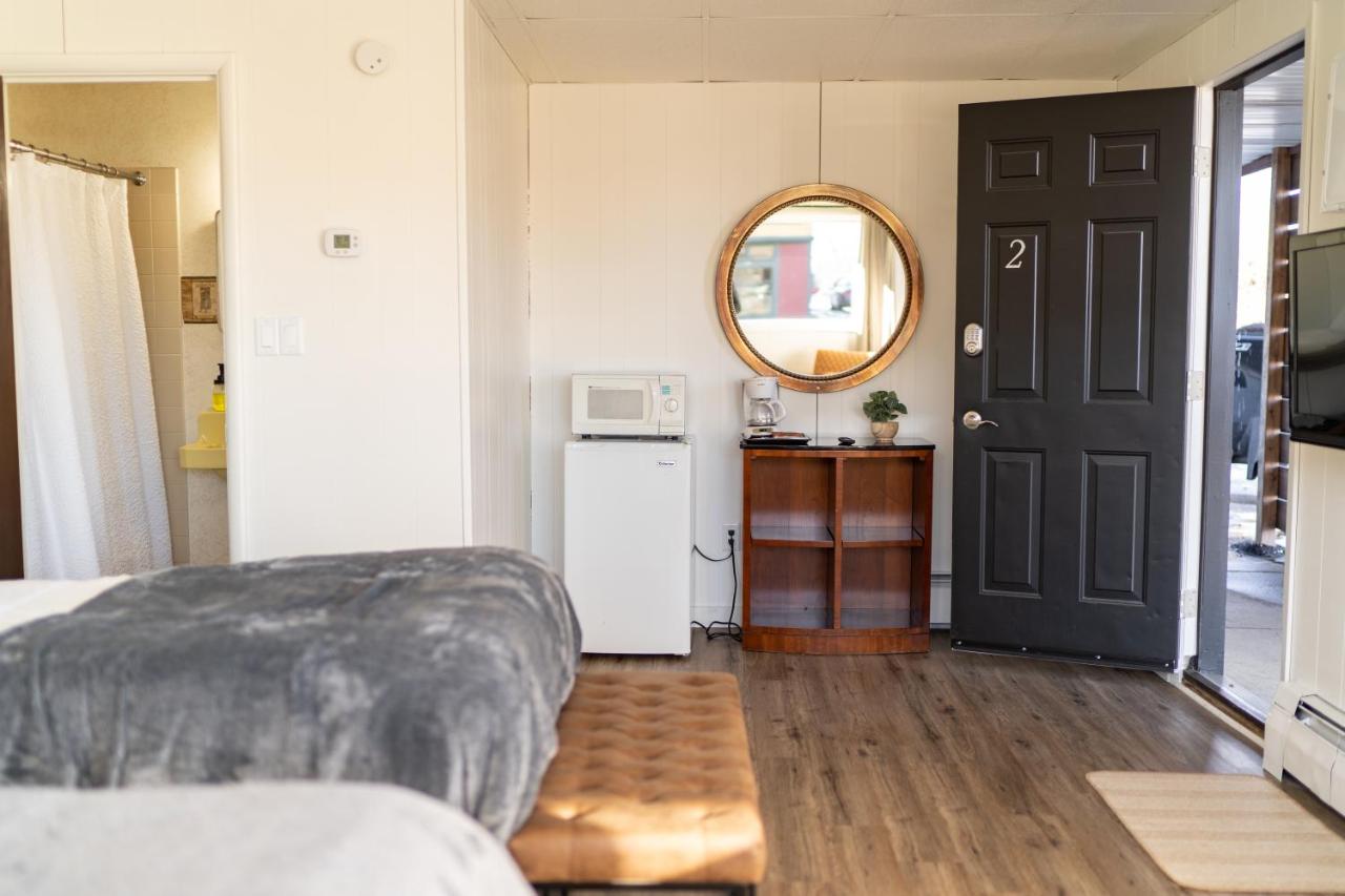 Double or Twin Room with Shower at Cuyuna Lakes Stay