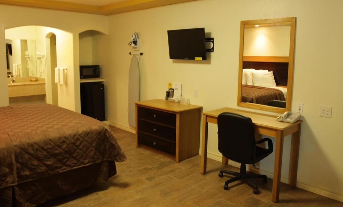 | Maverick Inn