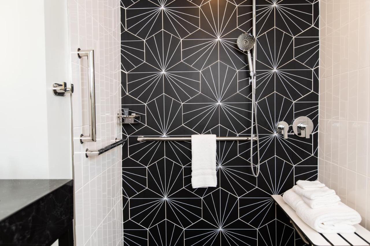 King Room - Disability Access at voco The Darwin - Atlanta Midtown by IHG