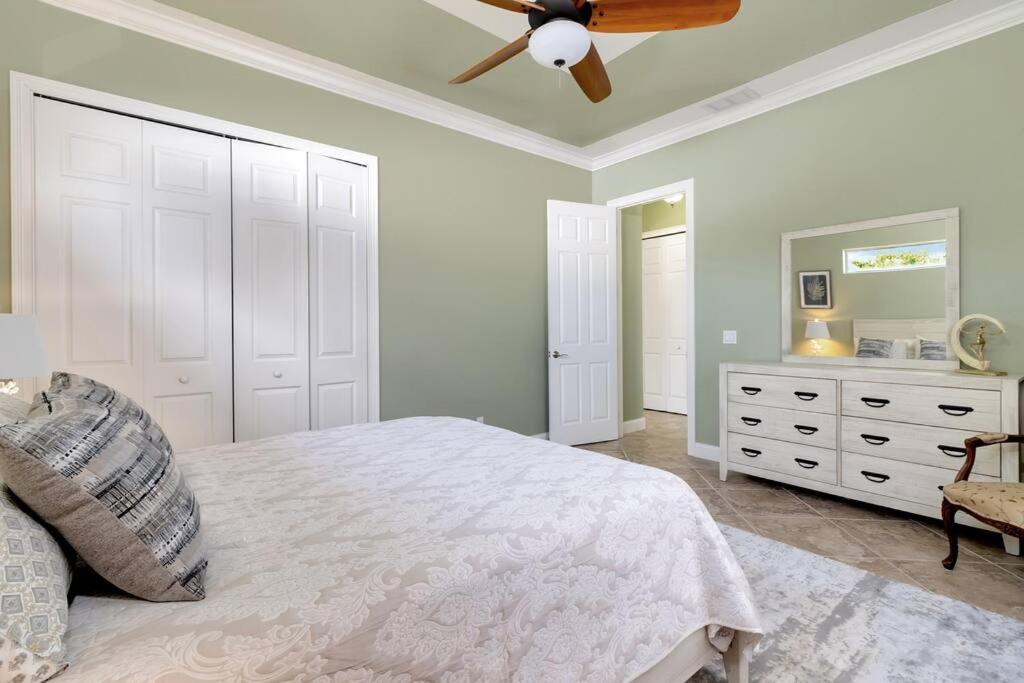 | Pelican Nest Private Beach & Bay access & Pool