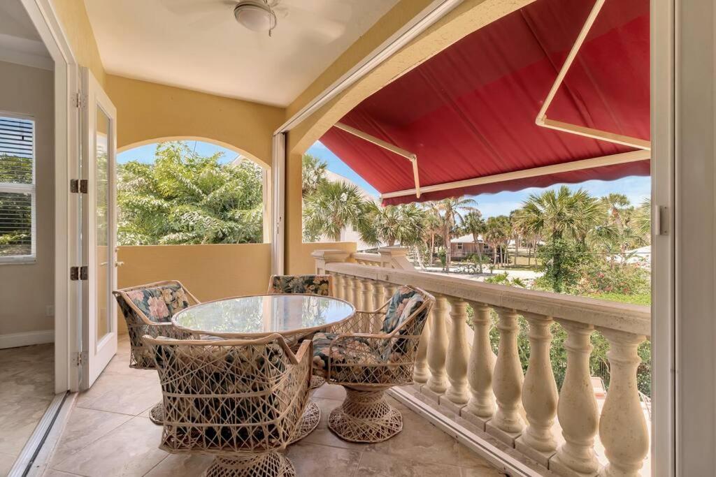 | Pelican Nest Private Beach & Bay access & Pool