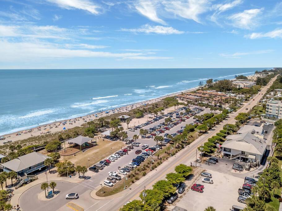 | Pelican Nest Private Beach & Bay access & Pool