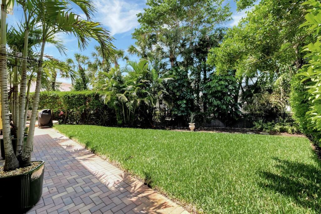 | Pelican Nest Private Beach & Bay access & Pool