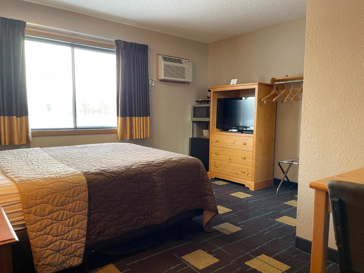| Walker Hotel
