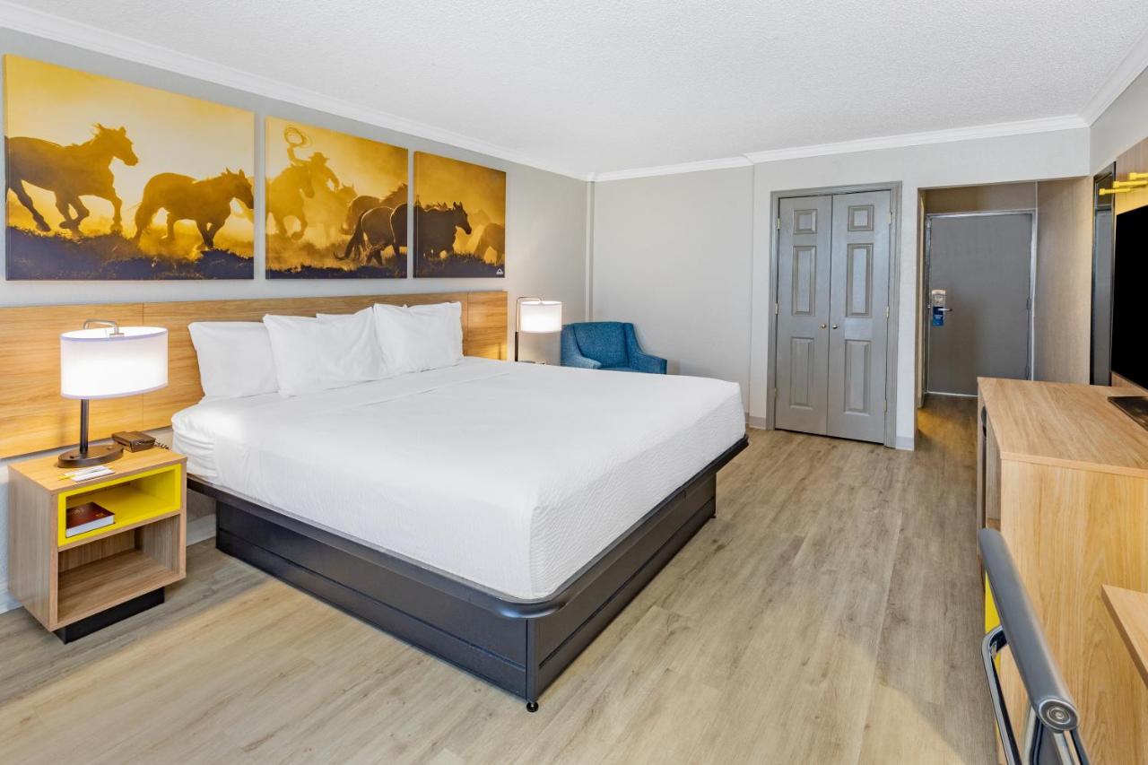 King Room - Non-Smoking at Days Inn by Wyndham Del Rio
