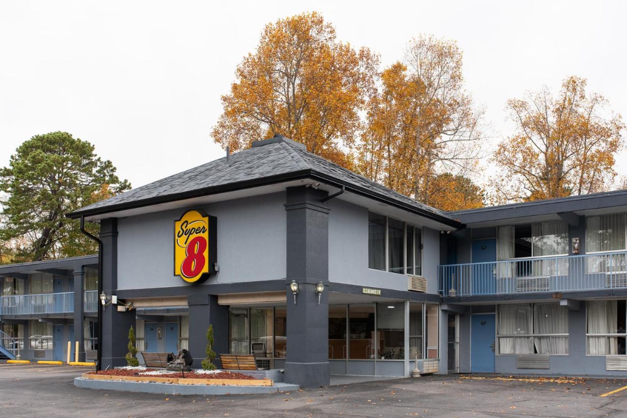 | Super 8 by Wyndham Black Mountain