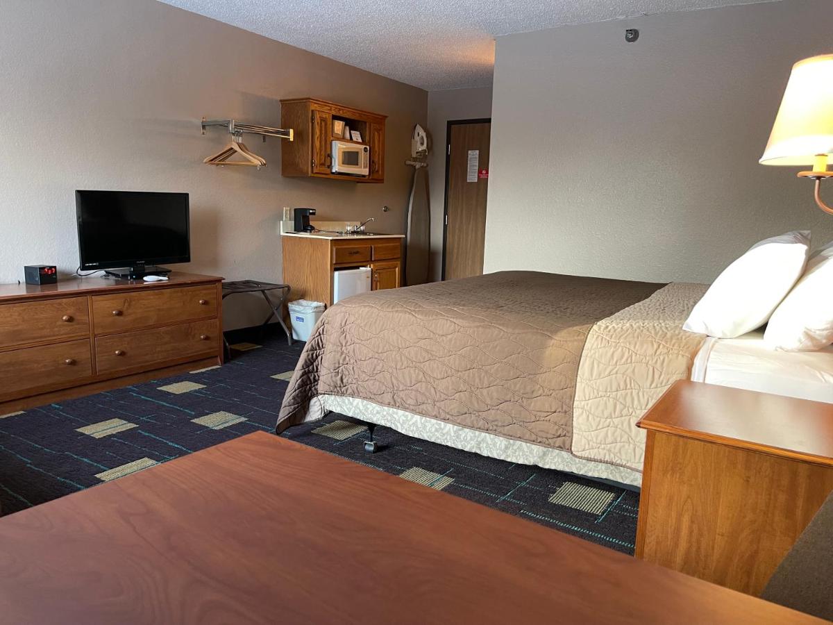 | Walker Hotel