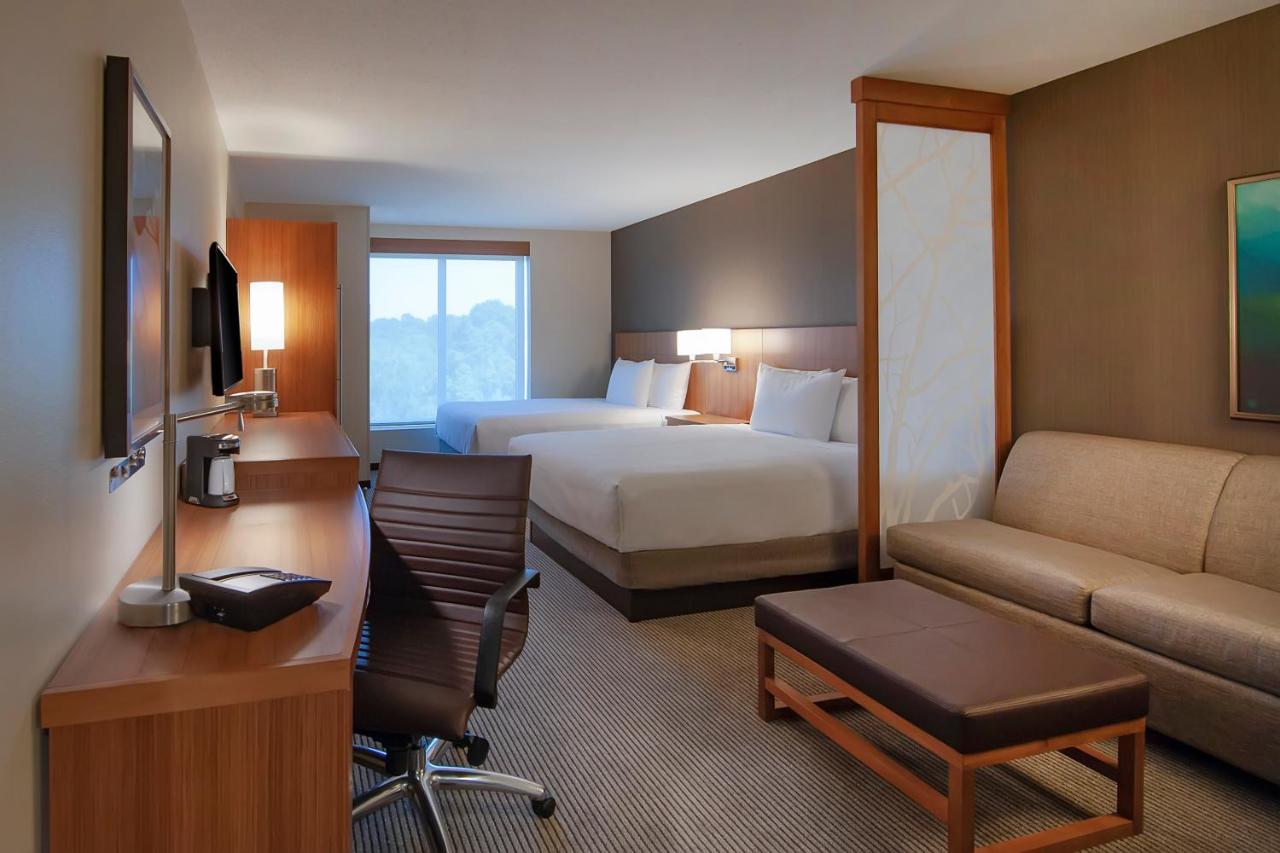 High Floor Queens, Sofabed at Hyatt Place Durham Southpoint