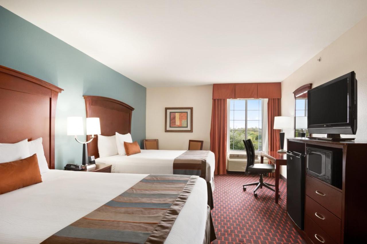 Queen Room with Two Queen Beds - Non-Smoking at Wingate by Wyndham San Marcos