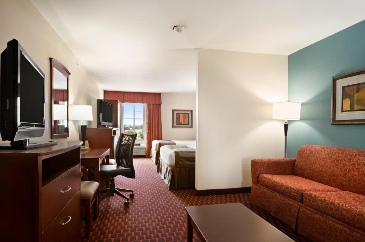 | Wingate by Wyndham San Marcos