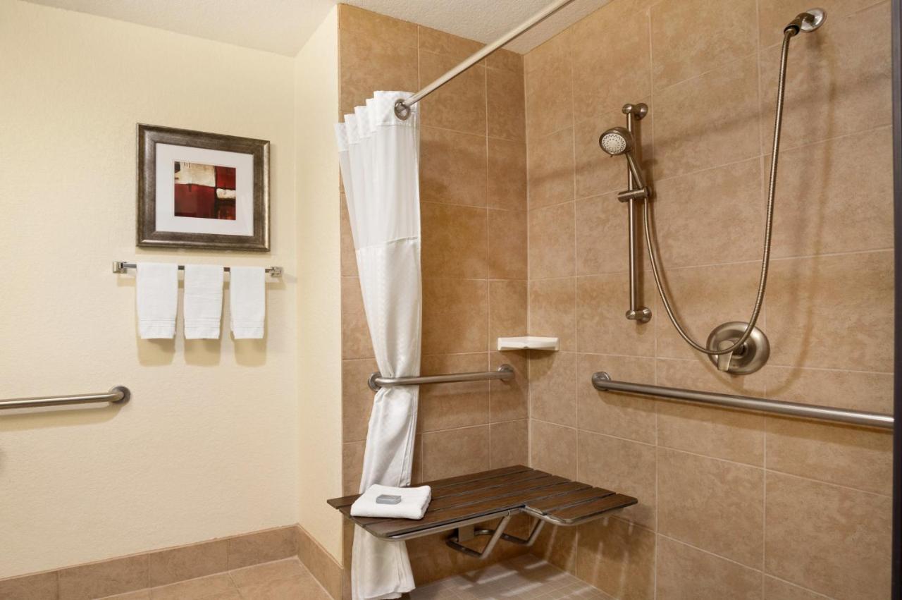 King Suite with Bath Tub - Mobility/Hearing Access - Non-Smoking at Wingate by Wyndham San Marcos