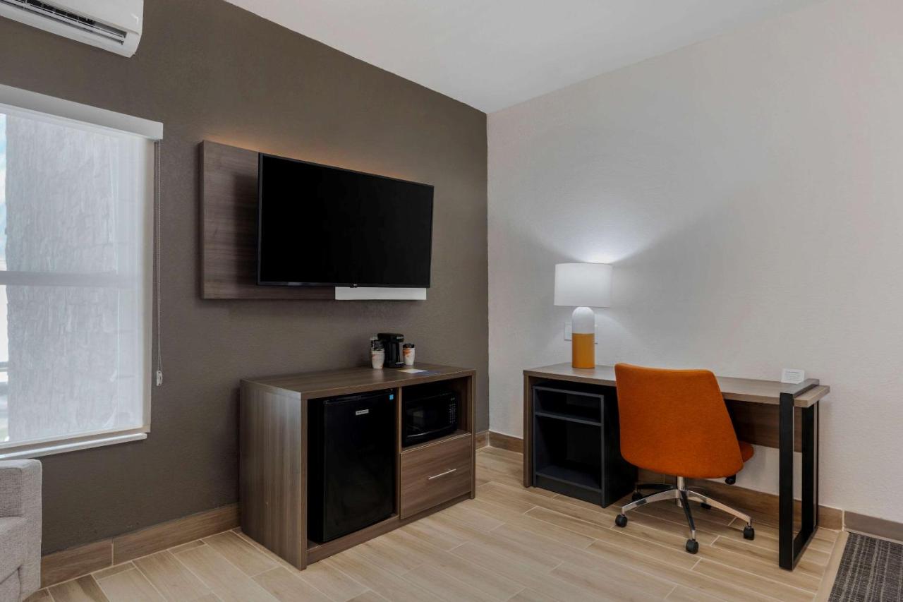 Queen Room - Disability Access at Comfort Inn South Padre Island Central