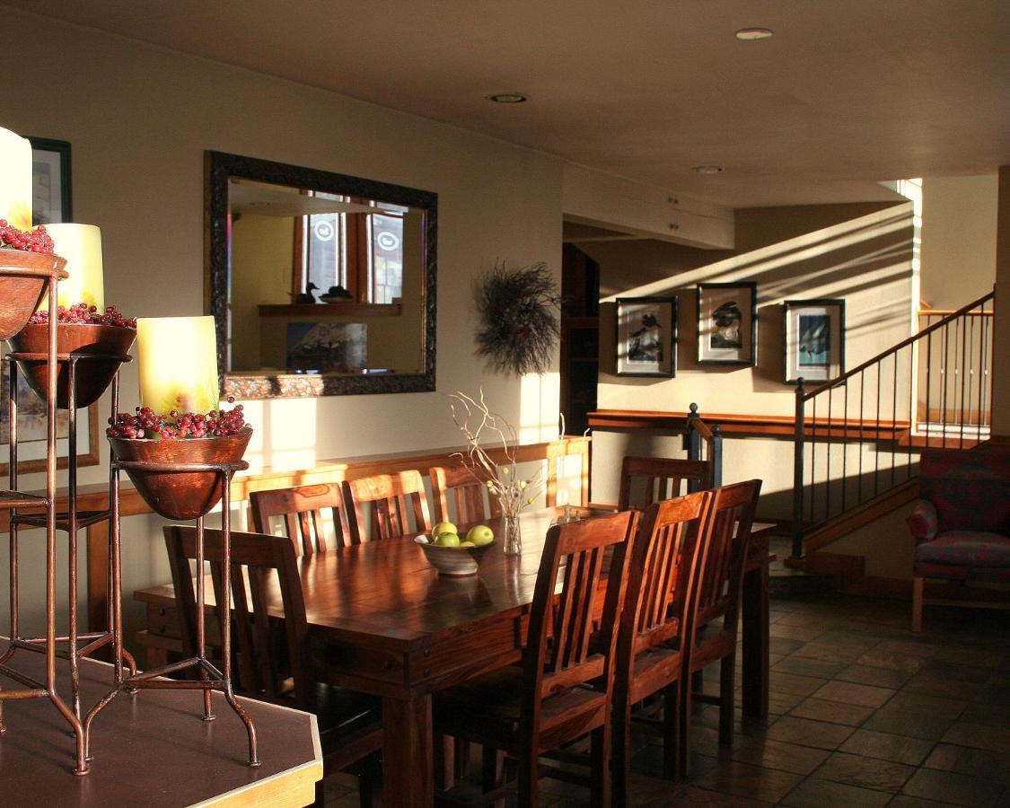 | Inn on The Creek