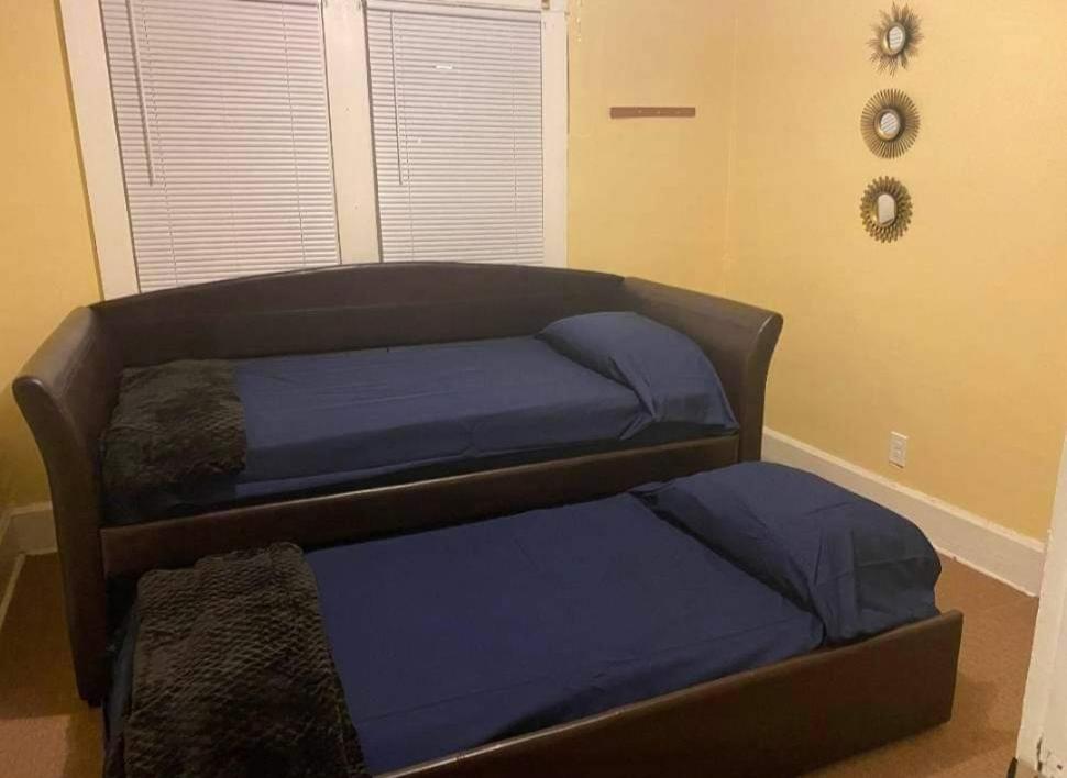 | Indianapolis Indiana 3 Minutes from downtown fully furnished Beautiful 3 bedroom