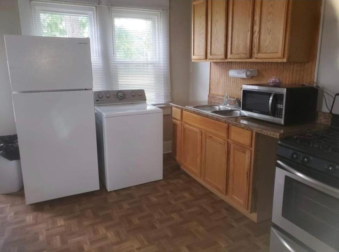 | Indianapolis Indiana 3 Minutes from downtown fully furnished Beautiful 3 bedroom