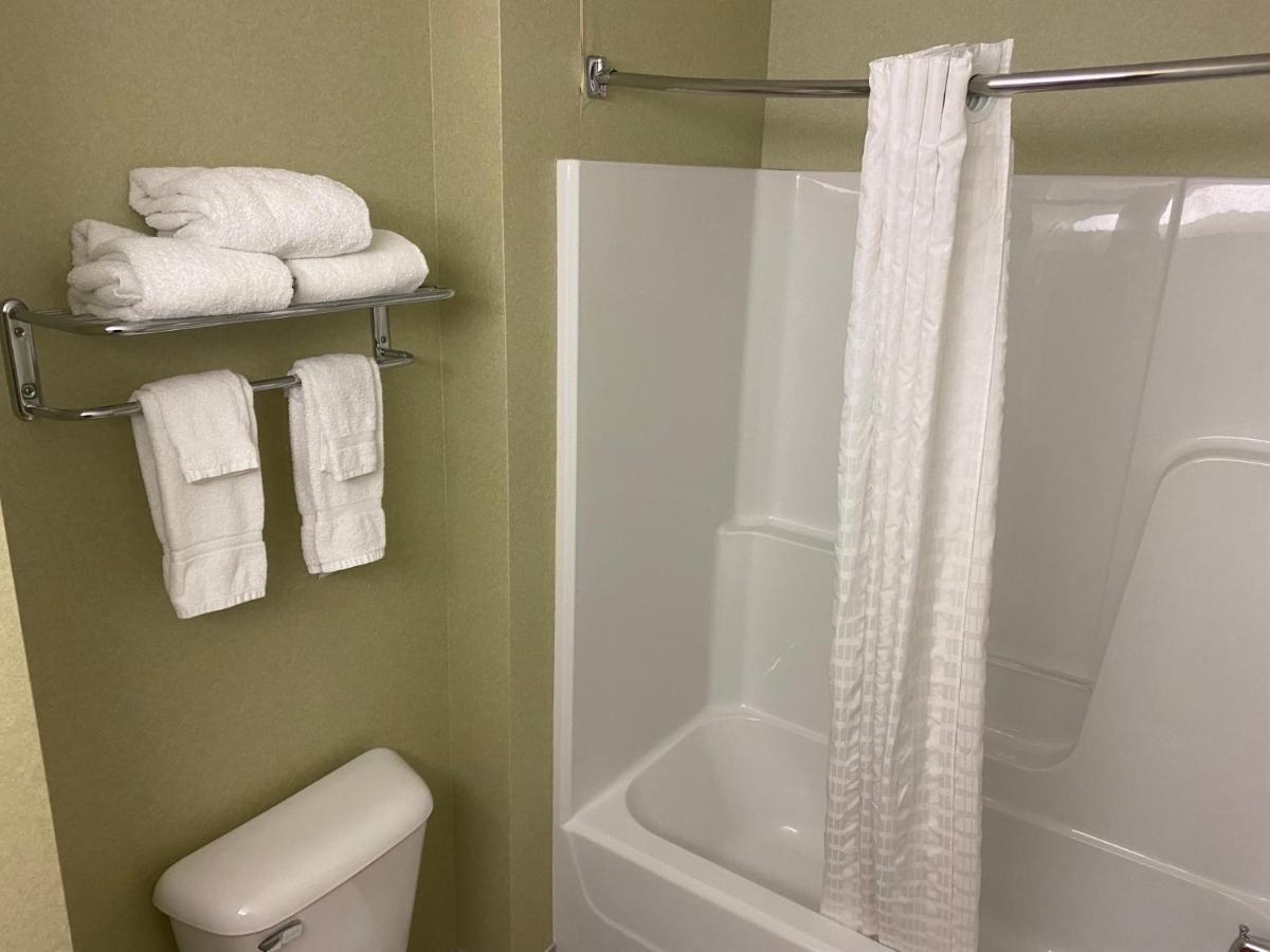  | White River Inn and Suites