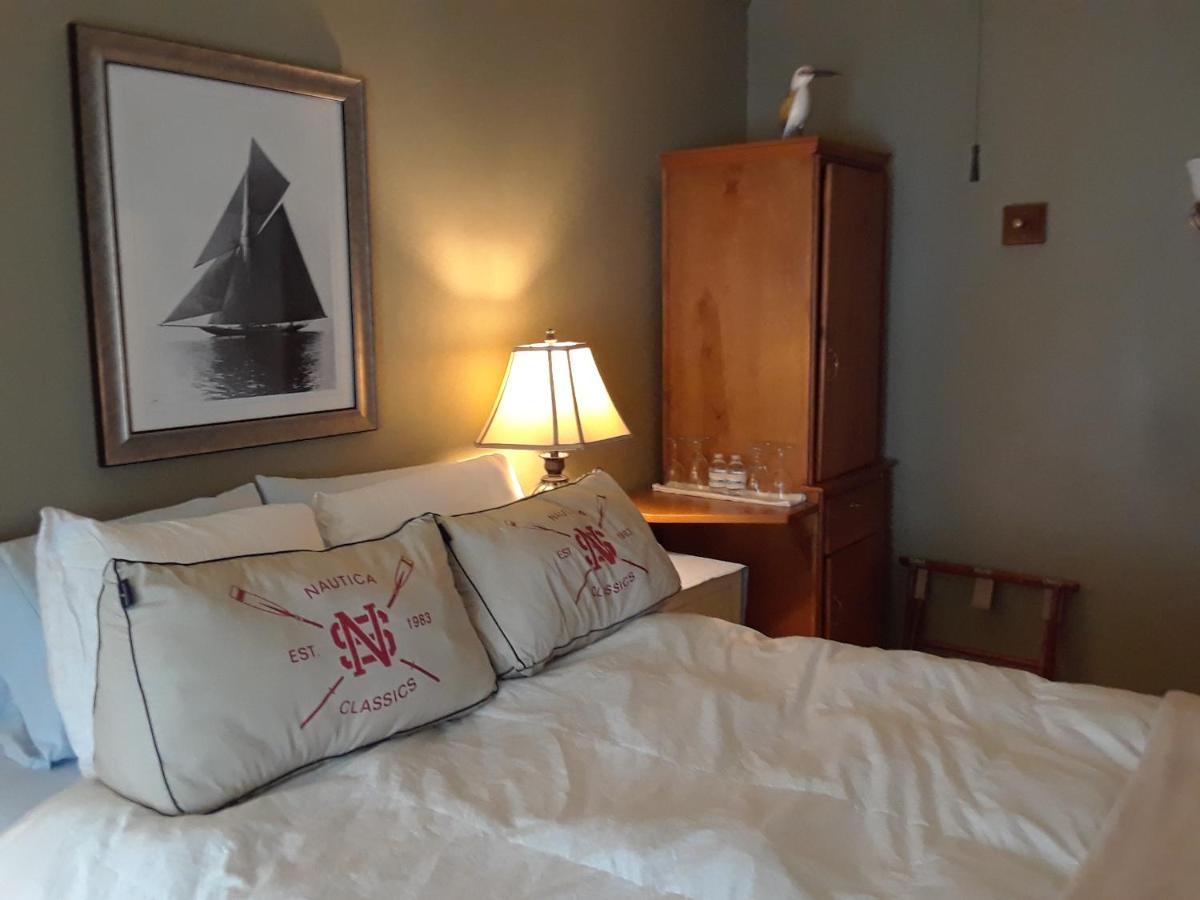 | Waybury Inn