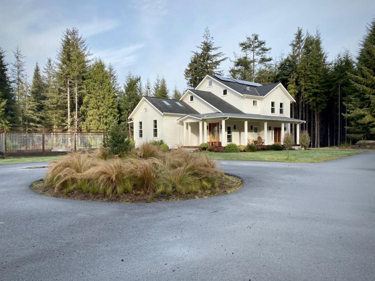 | Modern Farmhouse Wooded Hide Away
