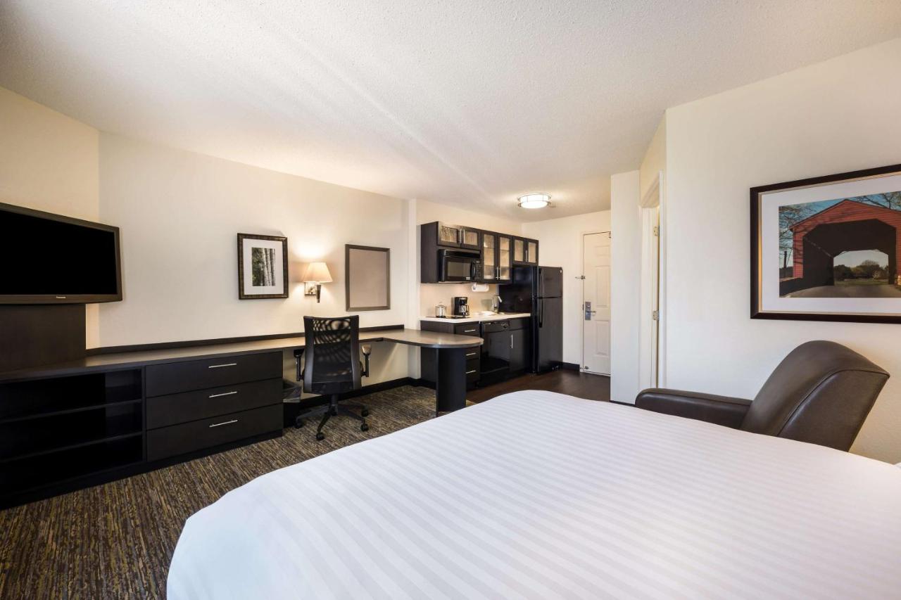 | Sonesta Simply Suites Boston Braintree
