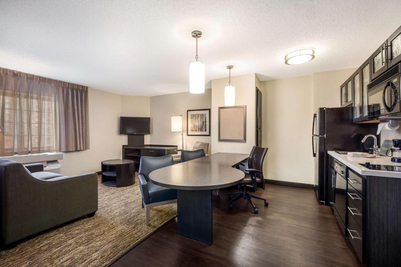 | Sonesta Simply Suites Boston Braintree