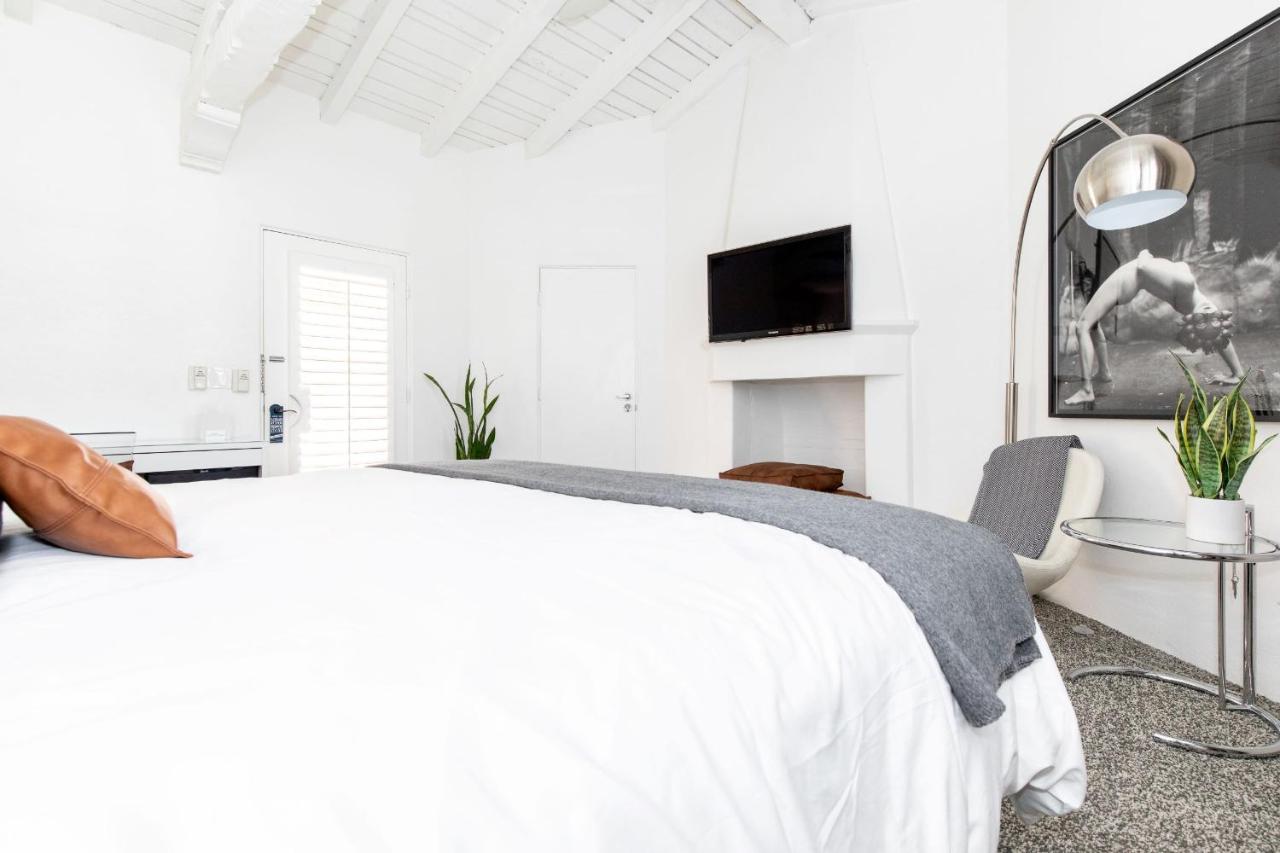 King Room with Mountain View at Alcazar Palm Springs