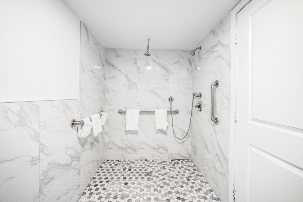 | Aspire Inn Studios & Spas