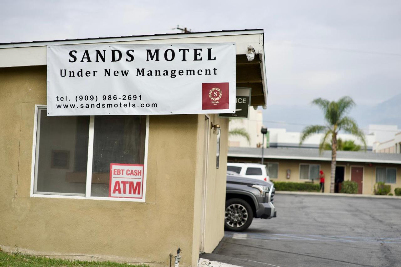 | Sands Motel