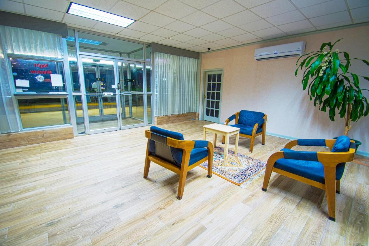 | OYO Hotel Battleboro NC, I-95 Near Rocky Mount