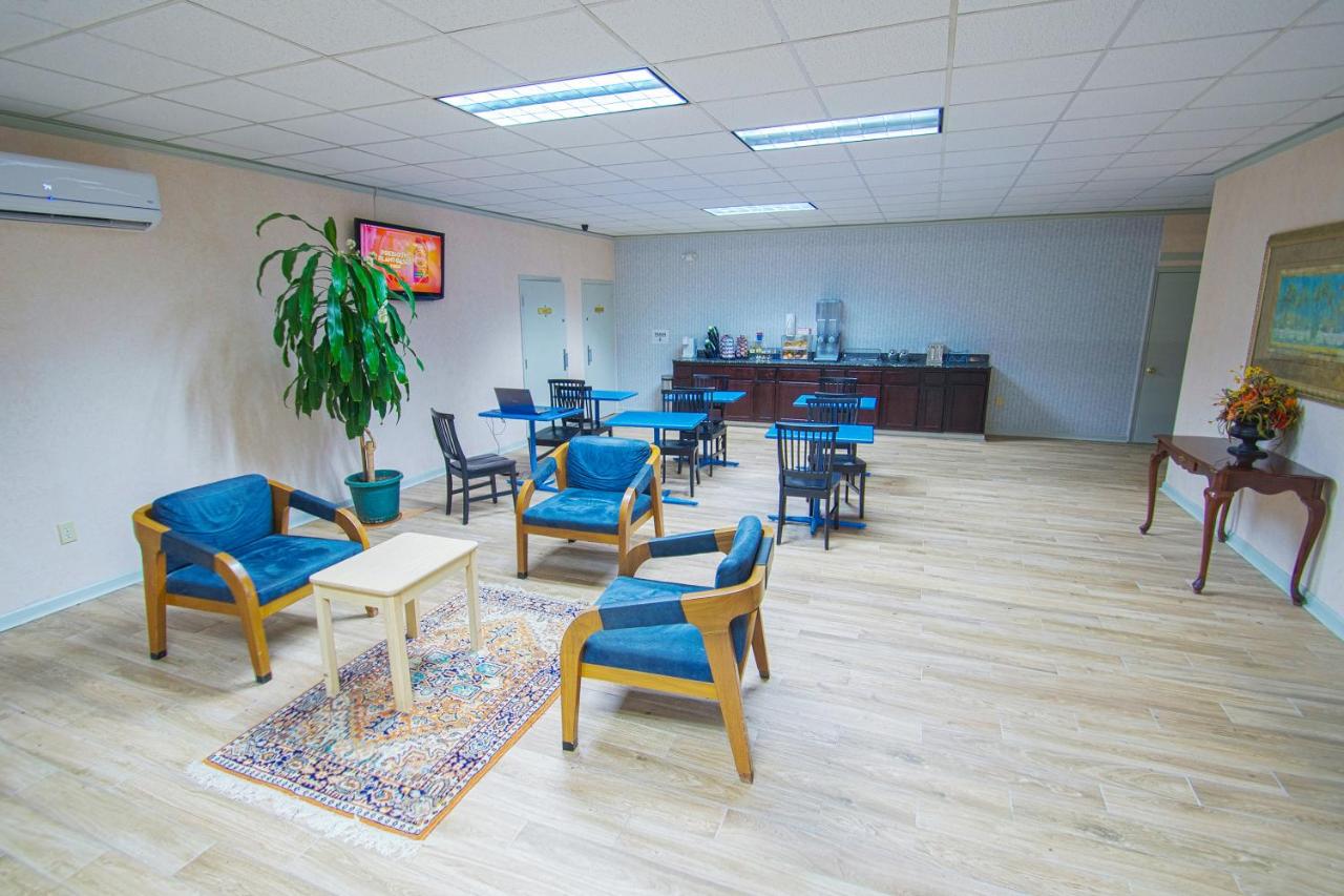 | OYO Hotel Battleboro NC, I-95 Near Rocky Mount