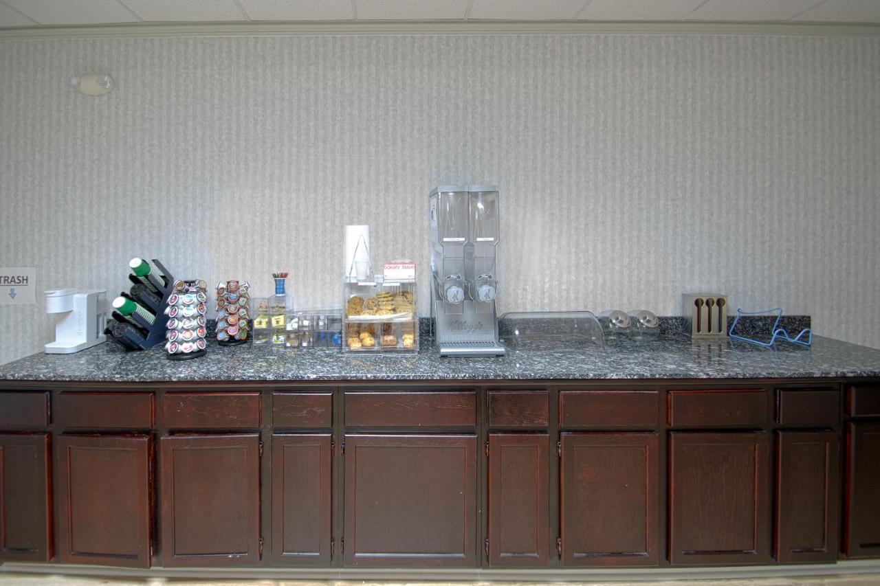 | OYO Hotel Battleboro NC, I-95 Near Rocky Mount