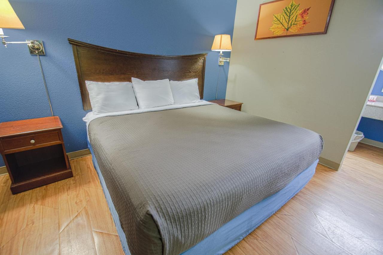 | OYO Hotel Battleboro NC, I-95 Near Rocky Mount