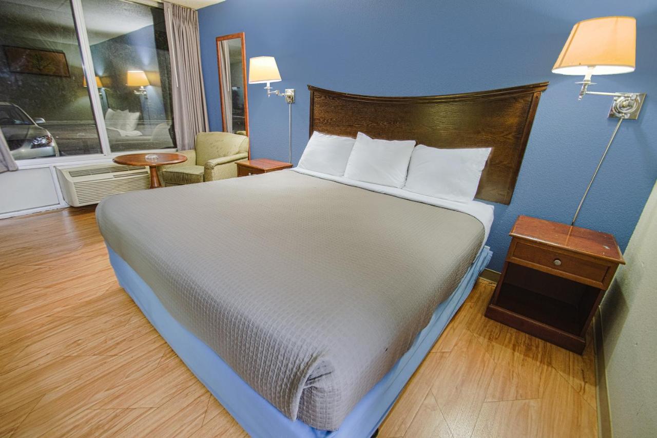 | OYO Hotel Battleboro NC, I-95 Near Rocky Mount