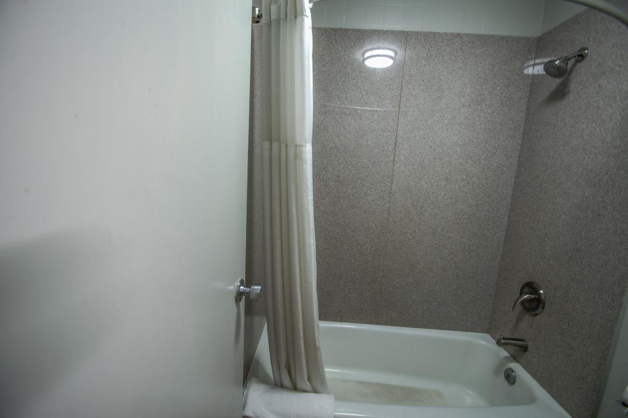 | OYO Hotel Battleboro NC, I-95 Near Rocky Mount