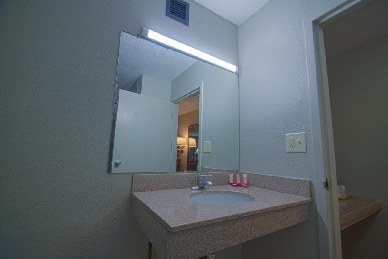 | OYO Hotel Battleboro NC, I-95 Near Rocky Mount