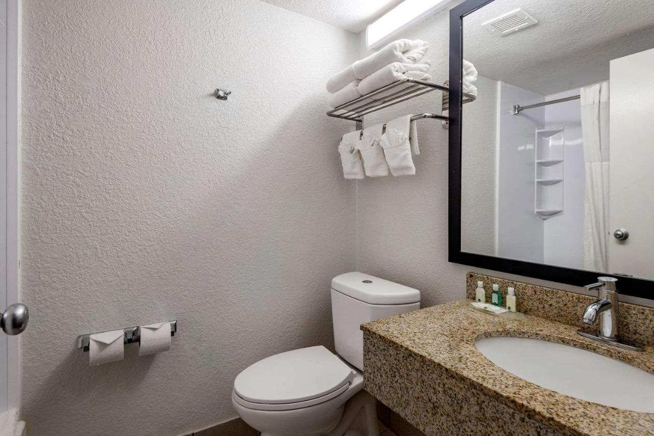 Double Room with Two Double Beds - Non-Smoking at Quality Inn