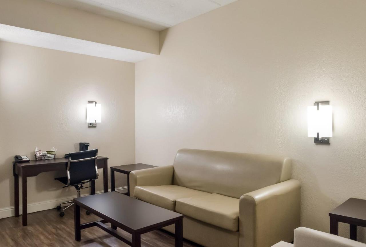Suite King Room Non-Smoking at Red Roof Inn Tupelo