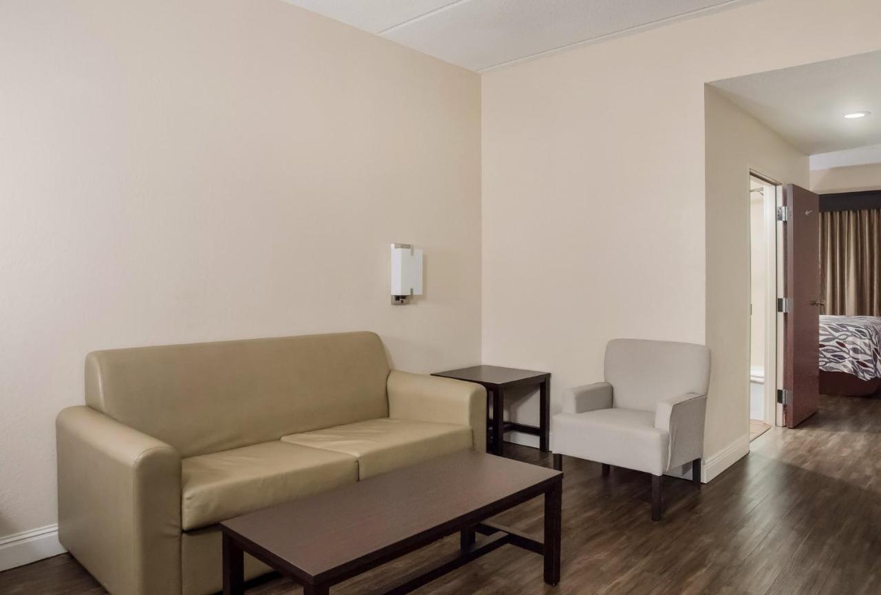Suite King Room Non-Smoking at Red Roof Inn Tupelo