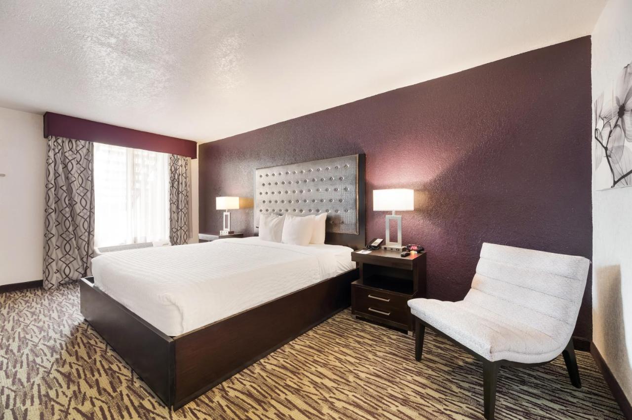King Room (No Resort Fee) at Clarion Inn & Suites Across From Universal Orlando Resort