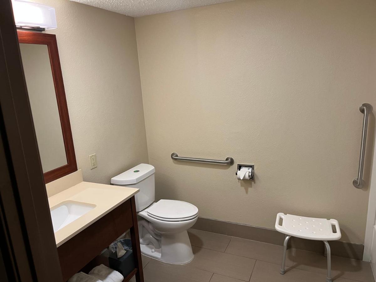 Queen Room with Bath Tub - Mobility Accessible/Non-Smoking at Wingate by Wyndham Clearfield