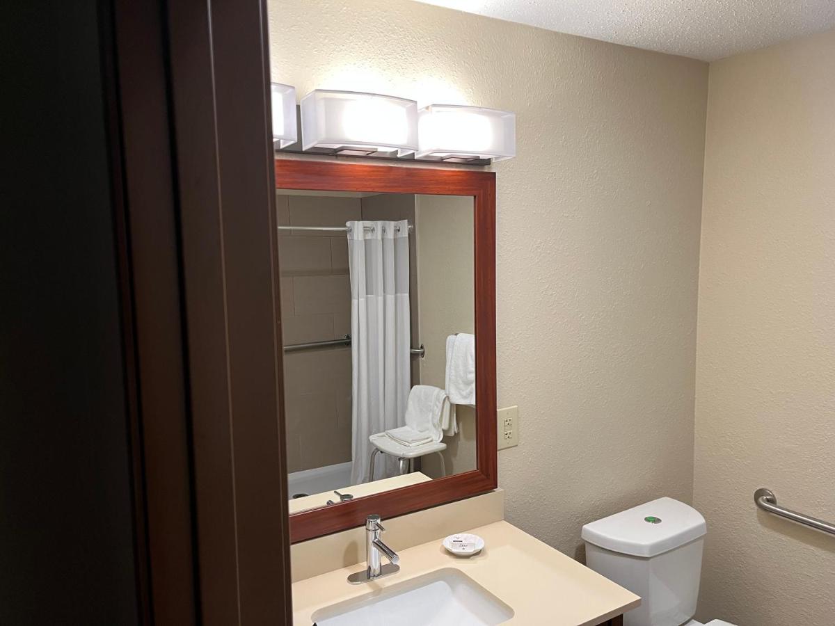 Queen Room with Roll-In Shower - Mobility Accessible/Non-Smoking at Wingate by Wyndham Clearfield