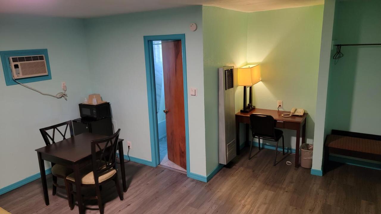  | TRADE WINDS MOTEL